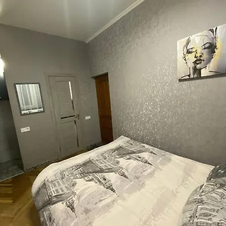 на вул. підмурній *